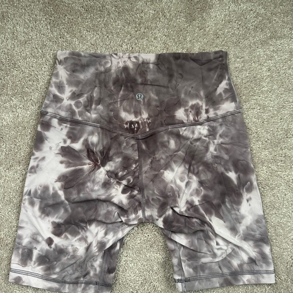 lululemon athletica Gray Tie-Dye Bike Shorts - Picture 2 of 3